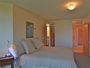 Aparthotel At Spinnaker Bay 4*