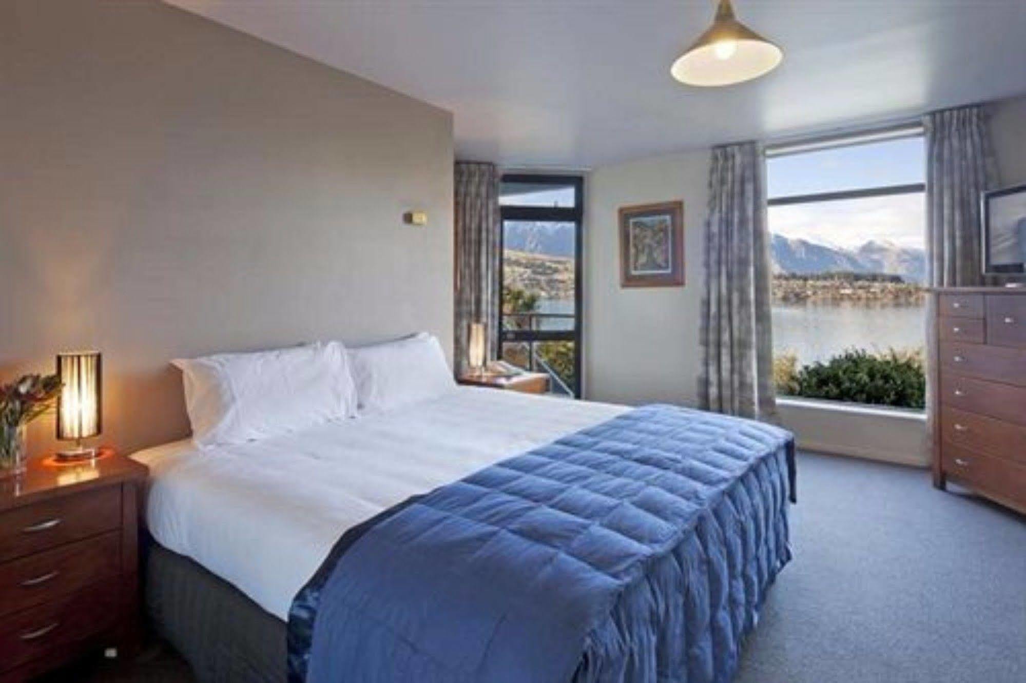 At Spinnaker Bay Aparthotel 4*